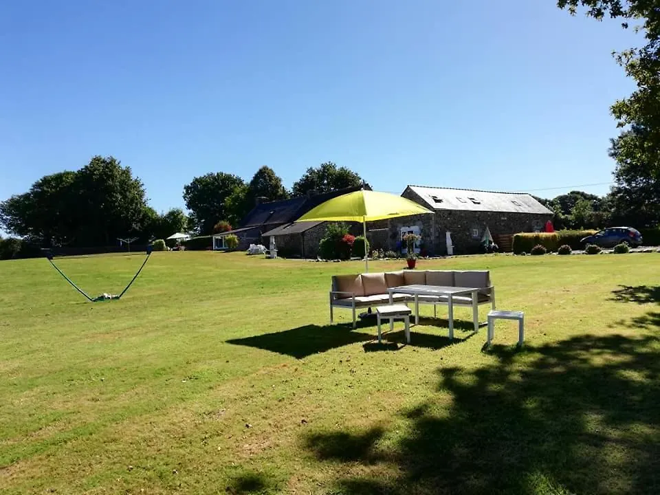 Holiday home Les Gites Du Triskell, Gite Du Feu Sainte-Trephine